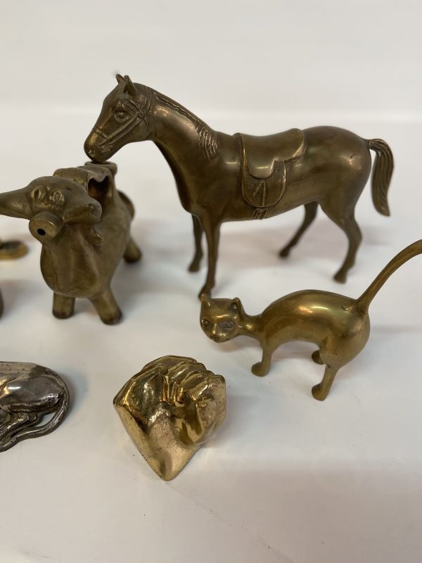 Conjunto de figuras de latón